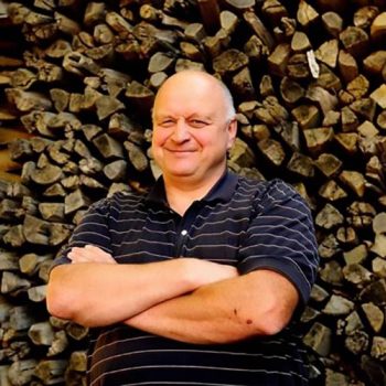 Jean Paul Brun, vigneron au Domaine des Terres Dorées dans le Beaujolais